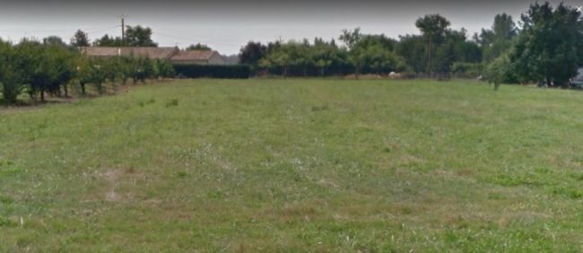 Terrain 900 m² à Saint-Etienne-de-Tulmont