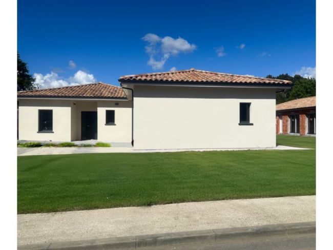 Maison contemporaine à Montaigut sur save