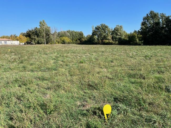 Terrain constructible 487m² LE FAUGA