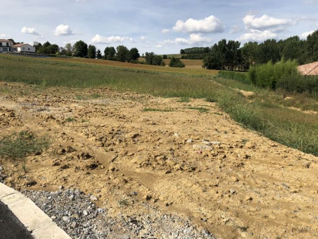 Terrain 700 m² Castres