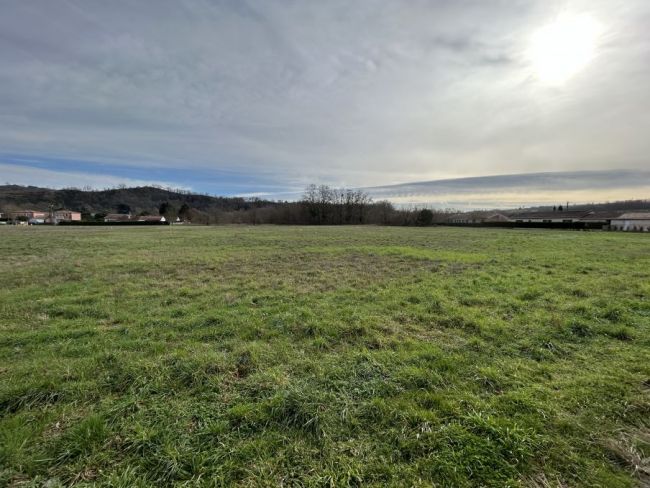 Terrain de 668 m² constructible à Capens