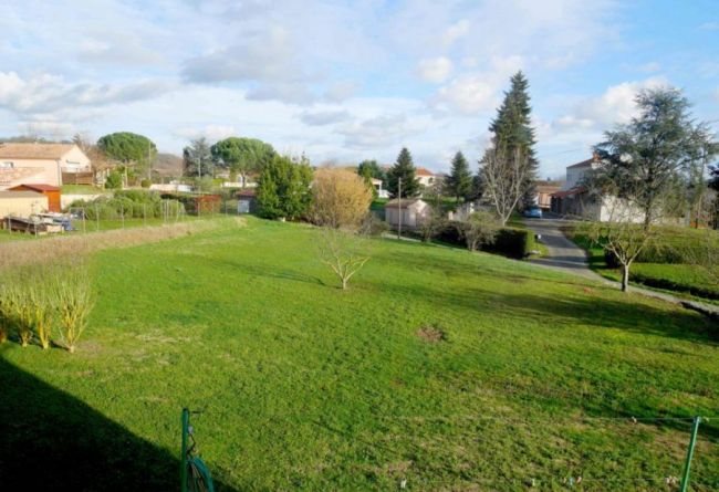 Terrain de 1100 m² en exclusivité