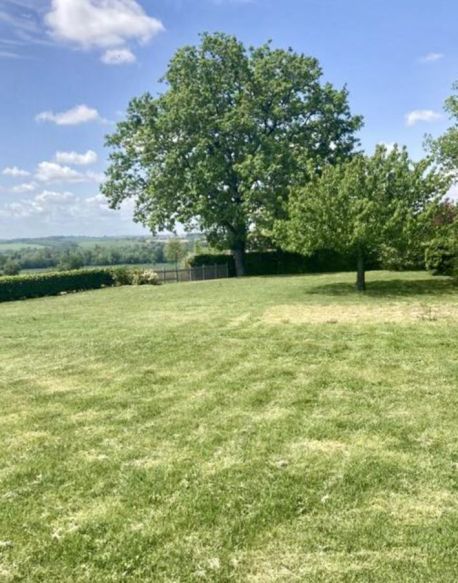 Terrain à bâtir – Vue imprenable sur les Pyrénées – 650 m² viabilisé