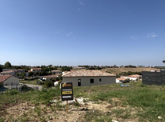 Terrain à bâtir de 450 m² avec vue sur les Pyrénées