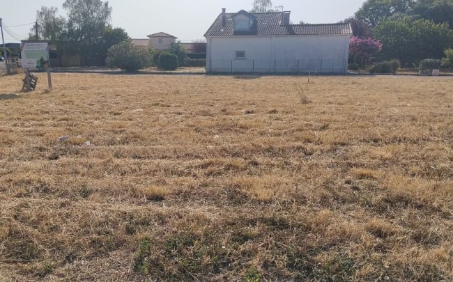 Terrain à construire à La Tour Du Crieu