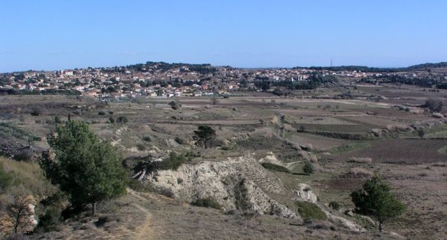 Lespignan proche de Béziers et à 20mn des plages terrain viabilisé de 482m² constructible