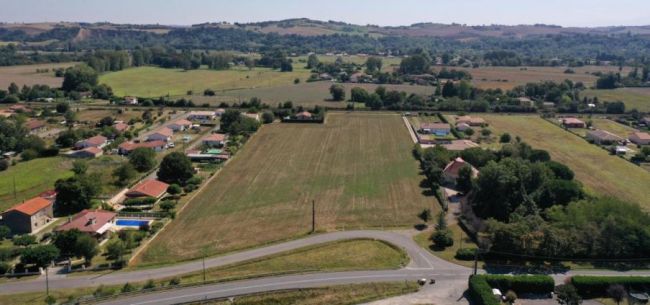 Terrain de 700 m² en lotissement viabilisé à Marquefave