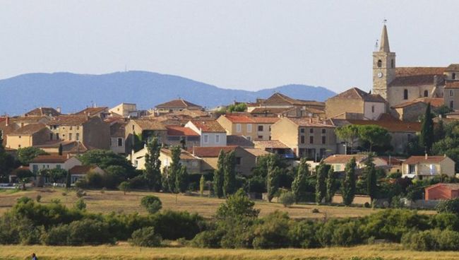 Ouveillan à 20mn de Narbonne terrain 772m² hors lotissement