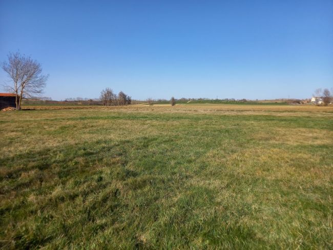 Fréjeville, superbe terrain plat de 1500 m²