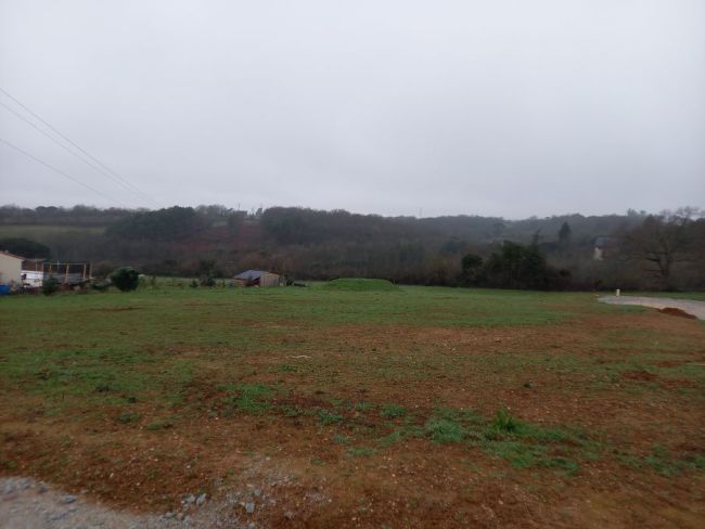 Burlats, terrain avec vue dégagée de 908 m²