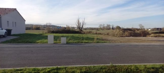 Revel, terrain plat et viabilisé de 583 m²