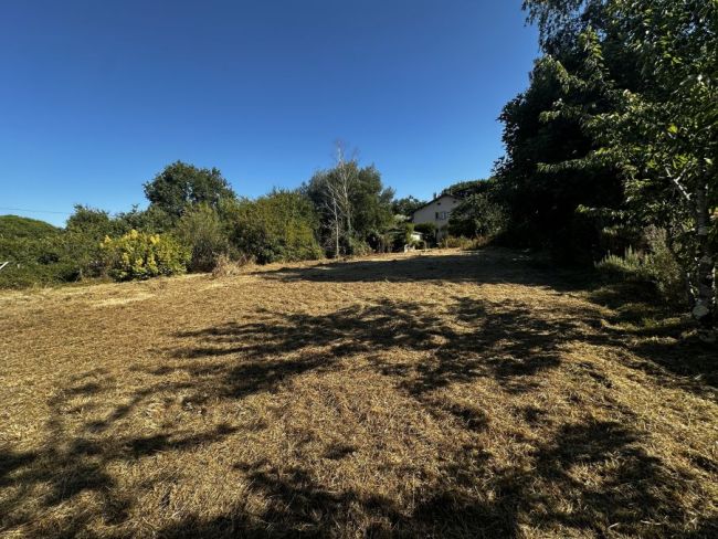 terrain à batir plat 730m² Saix