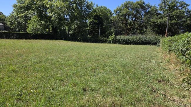 Montredon Labessonnié, terrain plat de 1460 m²