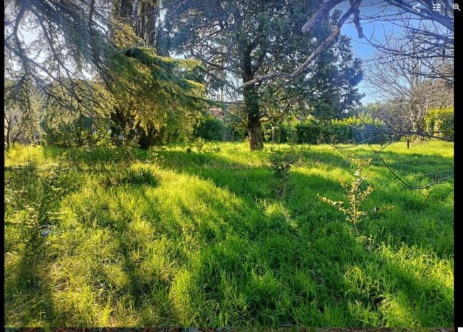 Terrain à batir à 150 m de la mairie en hyper centre