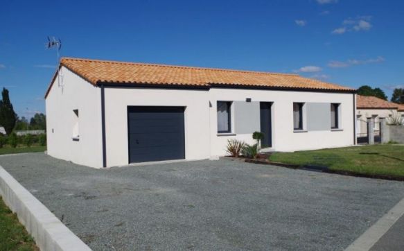 Belle maison de 3 chambres et garage a Lavalette 11290 sur terrain de 400 M2