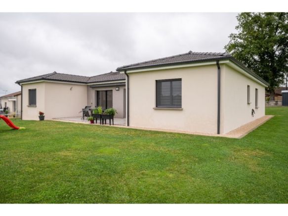 Maison contemporaine à LONGAGES