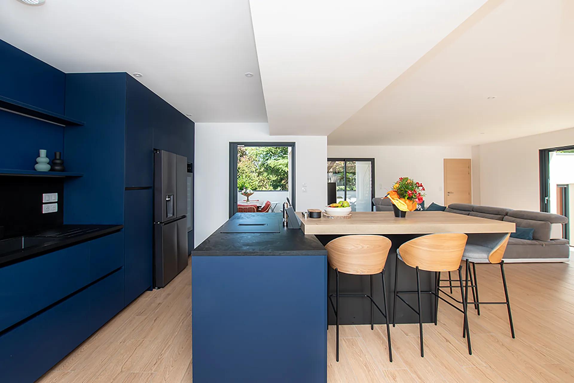 Maison neuve contemporaine à Beauzelle (31) – 190 m² sur-mesure avec piscine et patio paysager
