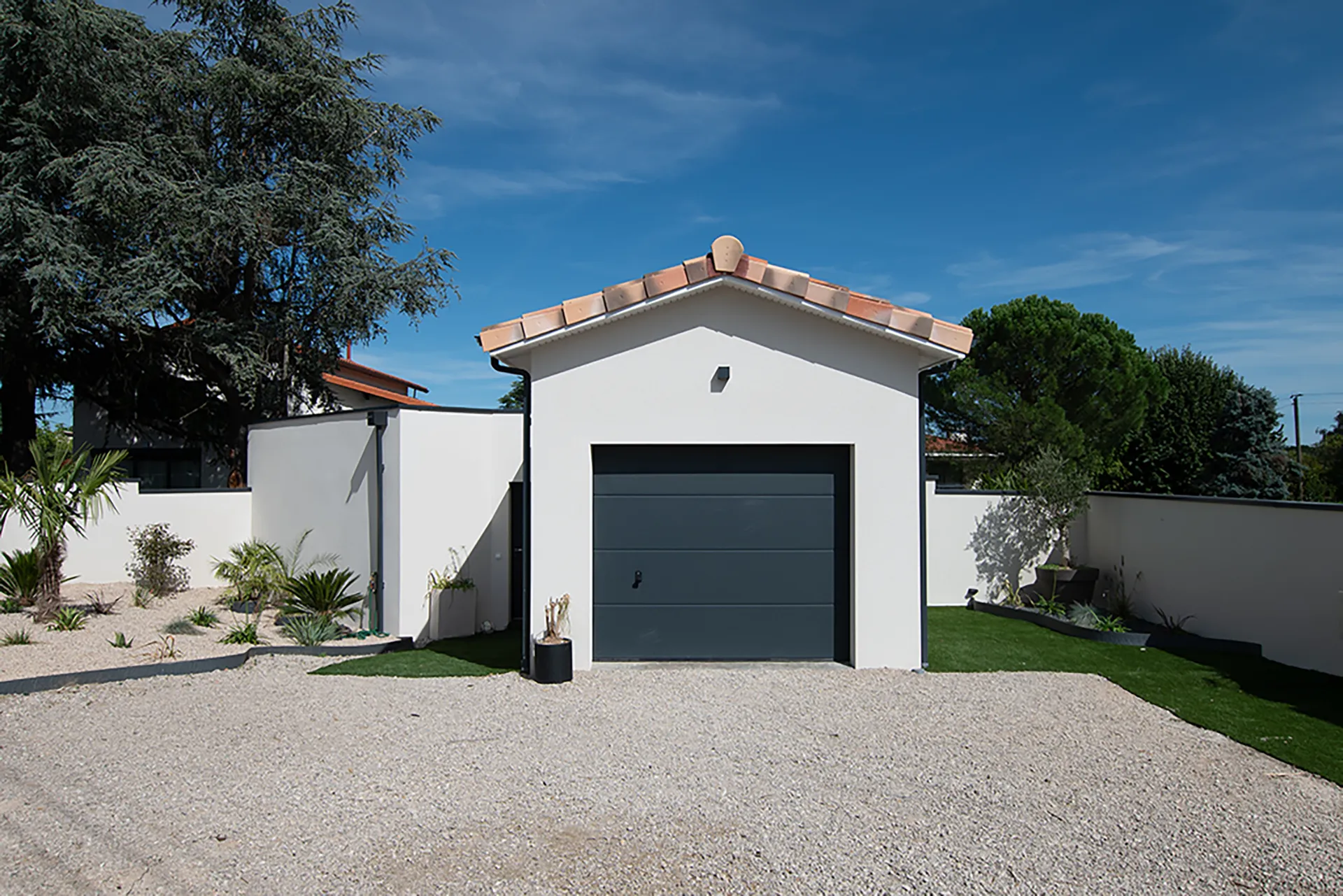 Maison neuve contemporaine à Beauzelle (31) – 190 m² sur-mesure avec piscine et patio paysager