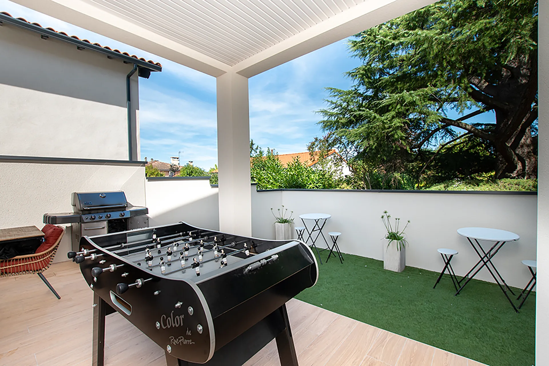 Maison neuve contemporaine à Beauzelle (31) – 190 m² sur-mesure avec piscine et patio paysager