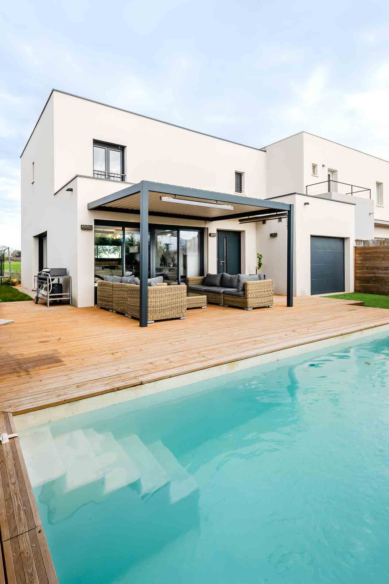 Villa contemporaine à étage à Saint Brès
